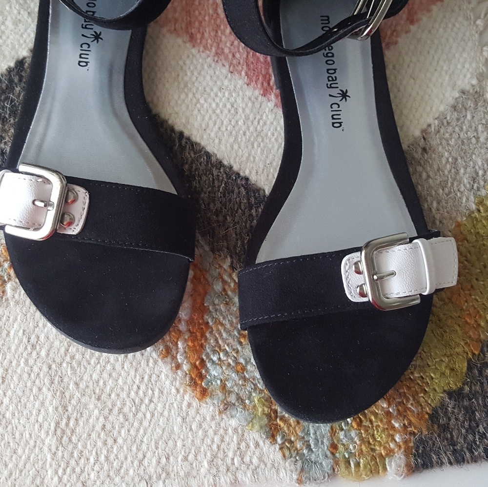 Sandals - Picture 3 of 6